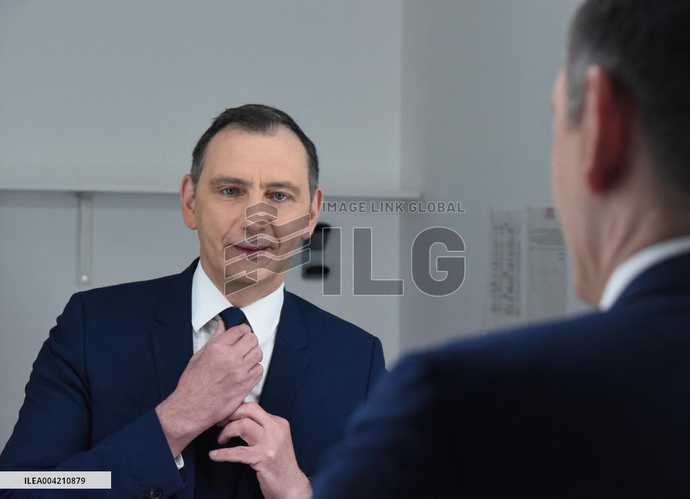 Laurent Jacobelli On Dimanche En Politique - Paris