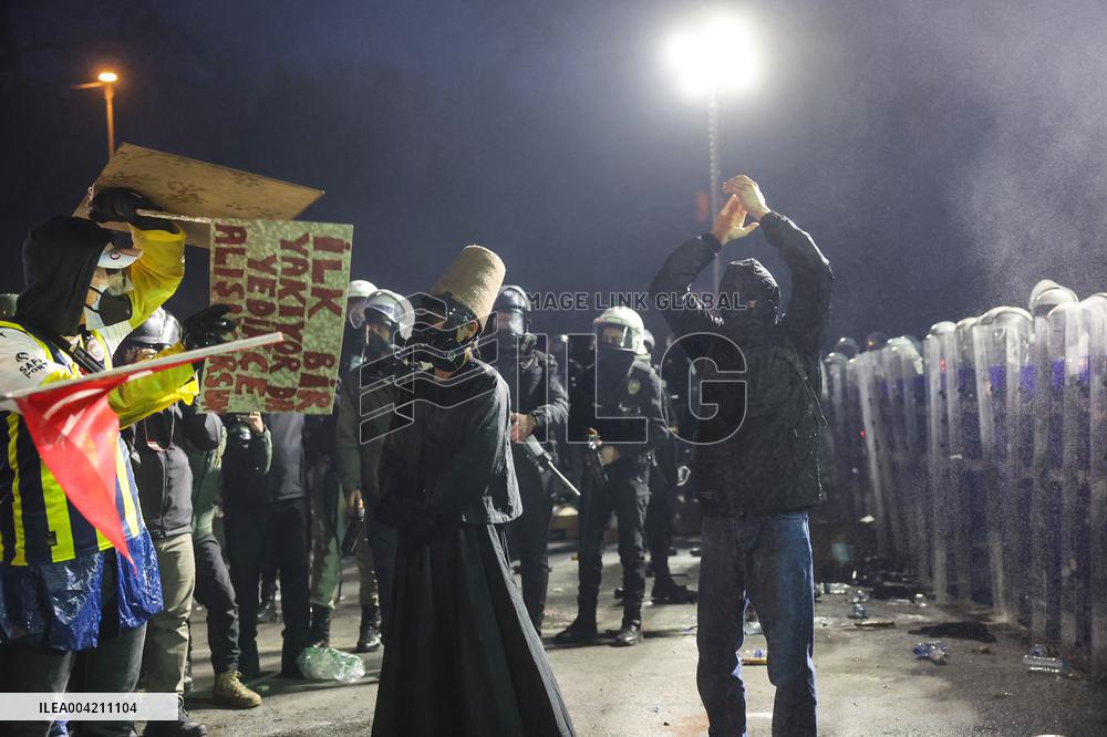 Protests Intensify For Fifth Night As Istanbul Mayor Imamoglu Jailed