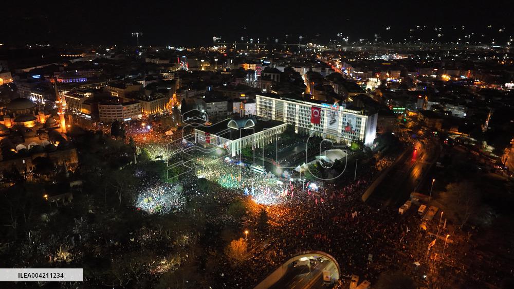 Thousands protest for fifth night over justice and democracy - Istanbul