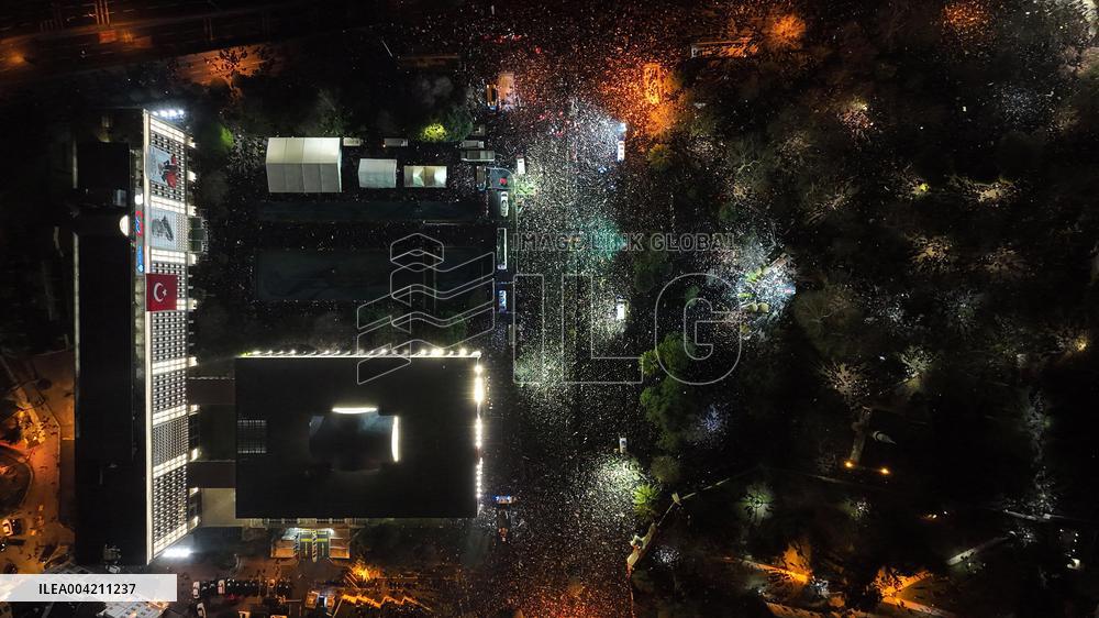 Thousands protest for fifth night over justice and democracy - Istanbul