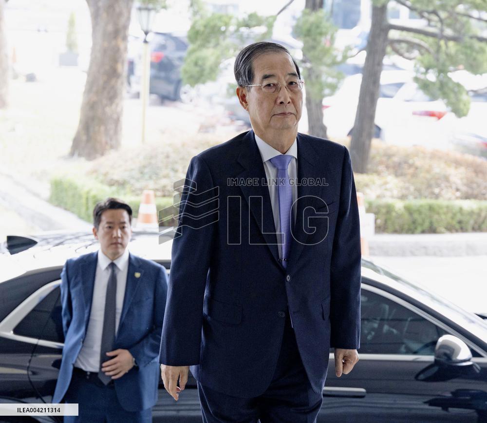 S. Korea court dismisses PM Han impeachment motion