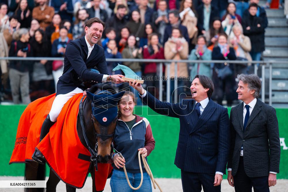 Simon Delestre And Cayman Jolly Jumper Win The Grand Prix Hermes - Paris