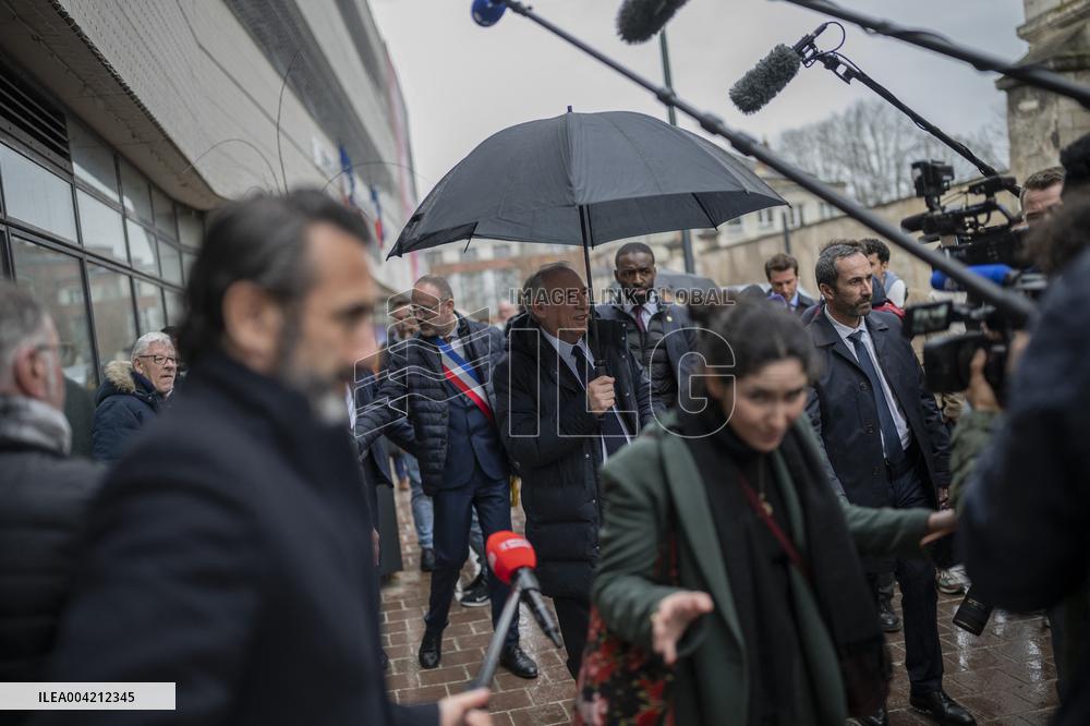 Francois Bayrou during a visit focused on defence industry - Bourges