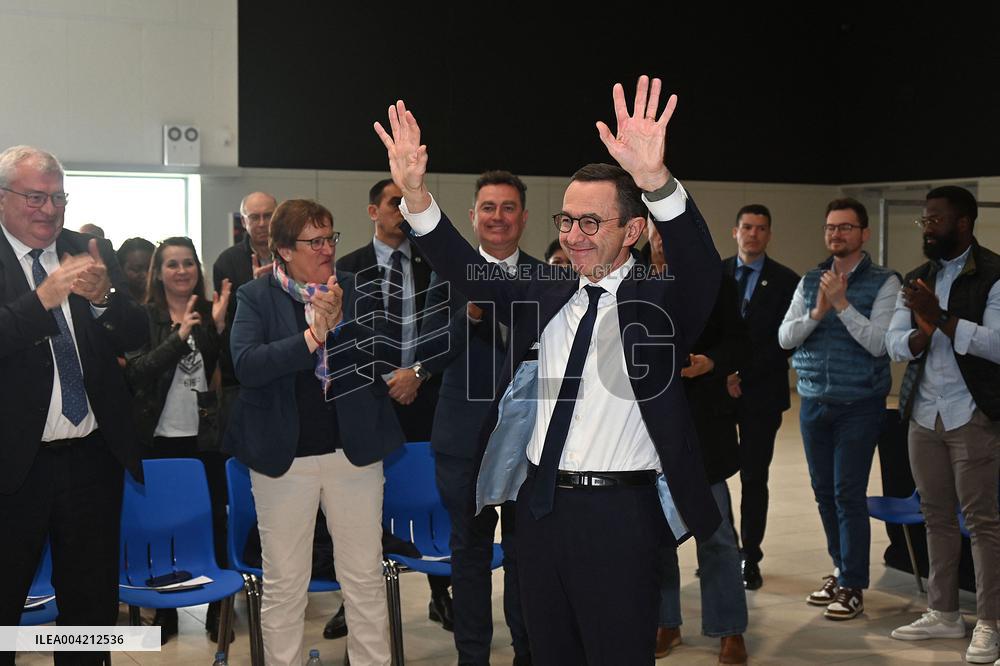 Bruno Retailleau Campaigns for Les Républicains - Bezannes