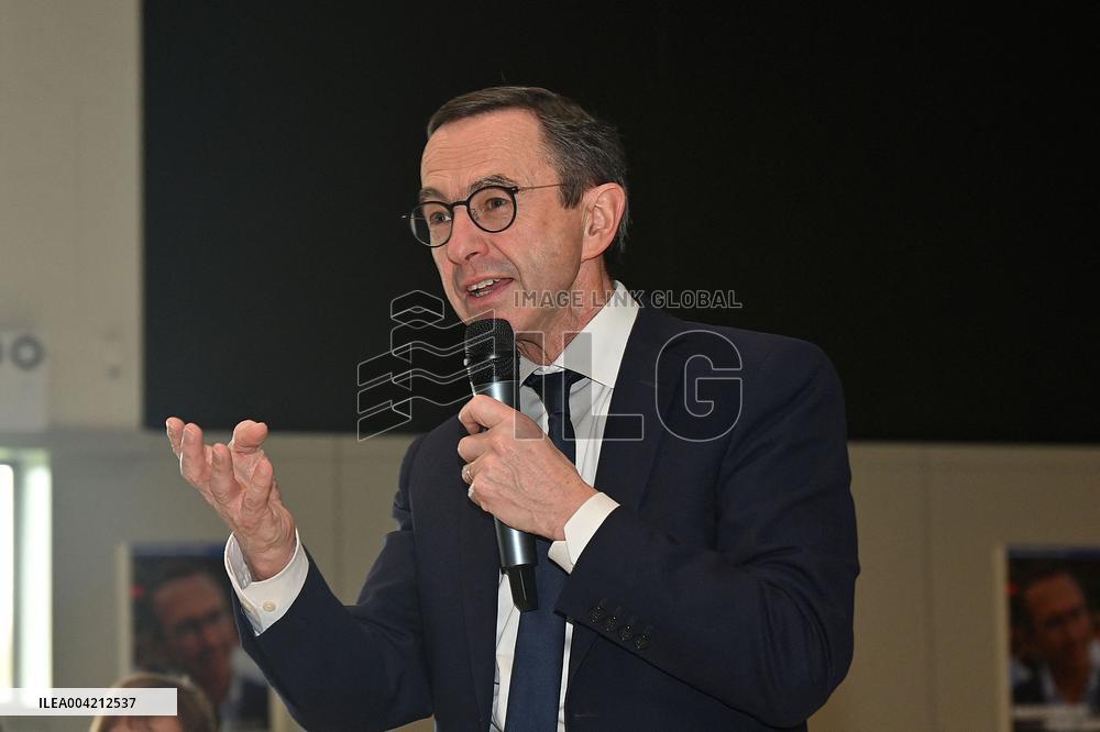 Bruno Retailleau Campaigns for Les Républicains - Bezannes