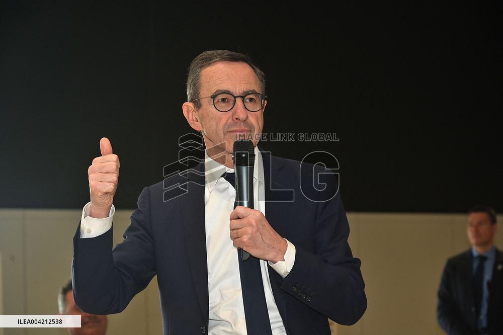 Bruno Retailleau Campaigns for Les Républicains - Bezannes