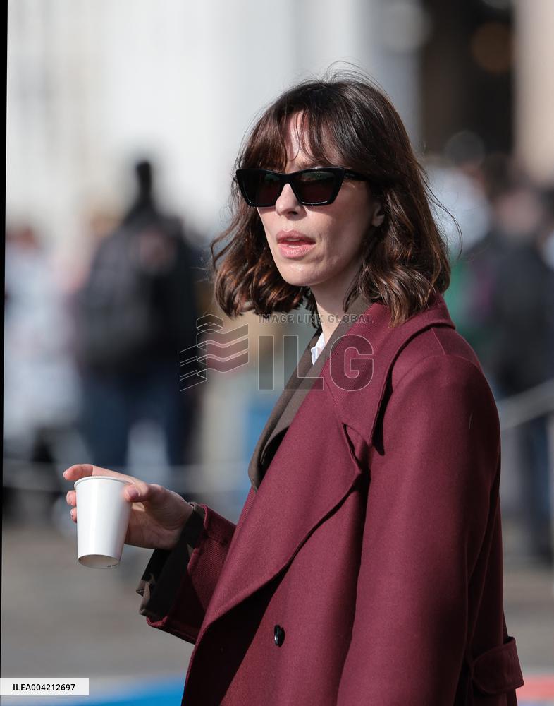 Rebecca Hall On Set - Venice