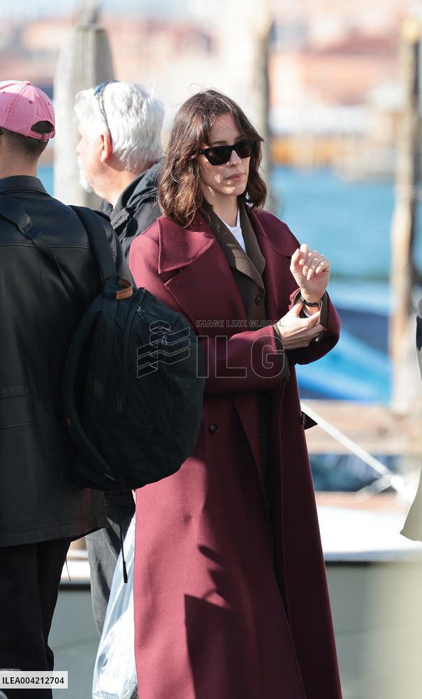 Rebecca Hall On Set - Venice