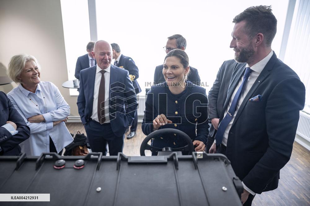 CROWN PRINCESS COUPLE VISITING SAAB IN KARLSKRONA