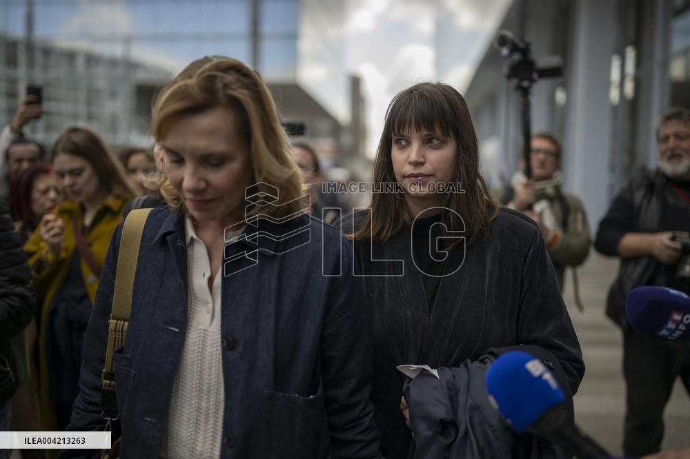Victims Arrive At Depardieu Trial For Sexual Assault - Paris