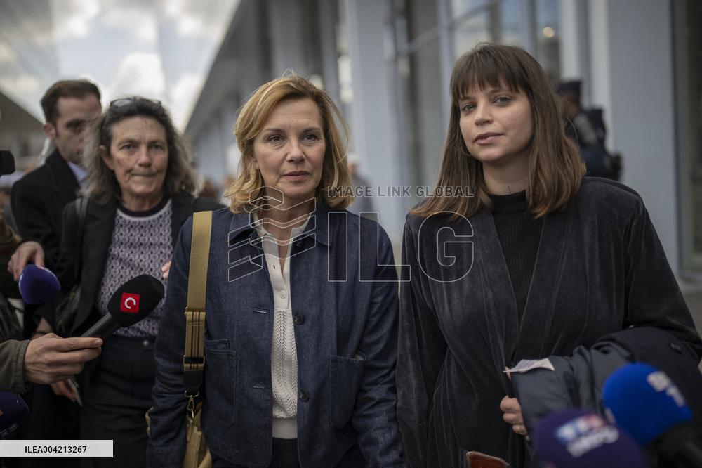 Victims Arrive At Depardieu Trial For Sexual Assault - Paris