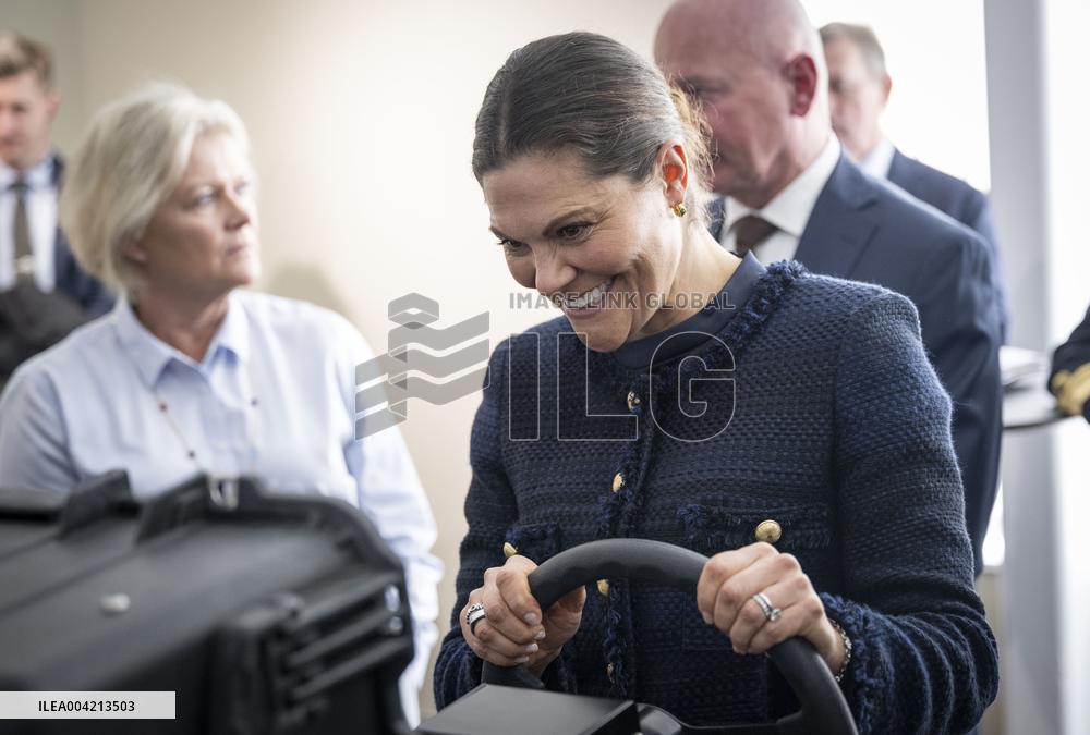 CROWN PRINCESS COUPLE VISITING SAAB IN KARLSKRONA