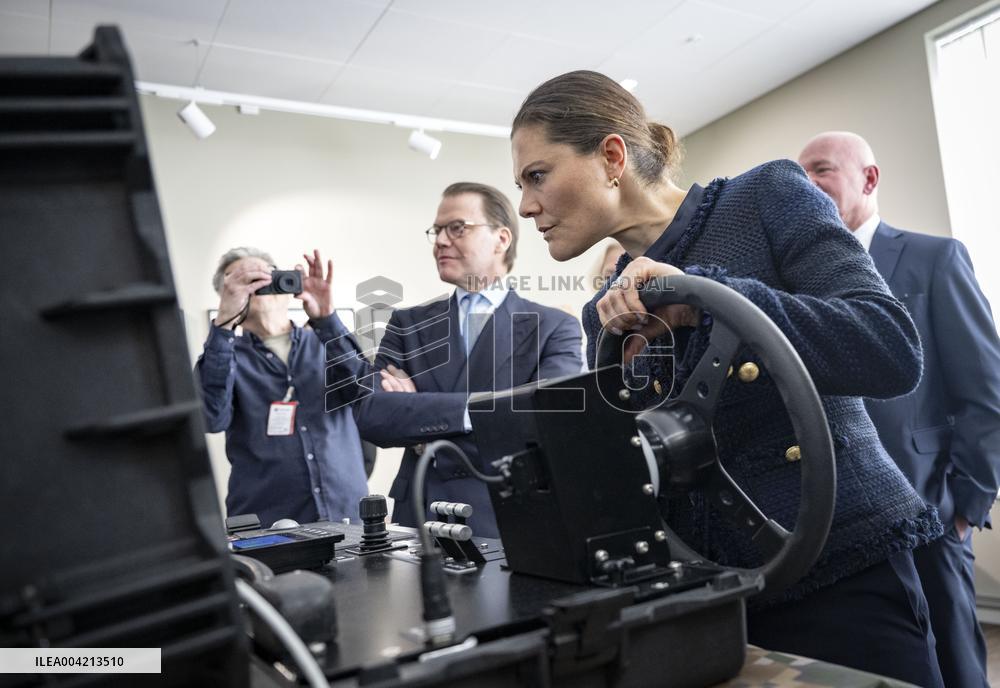 CROWN PRINCESS COUPLE VISITING SAAB IN KARLSKRONA