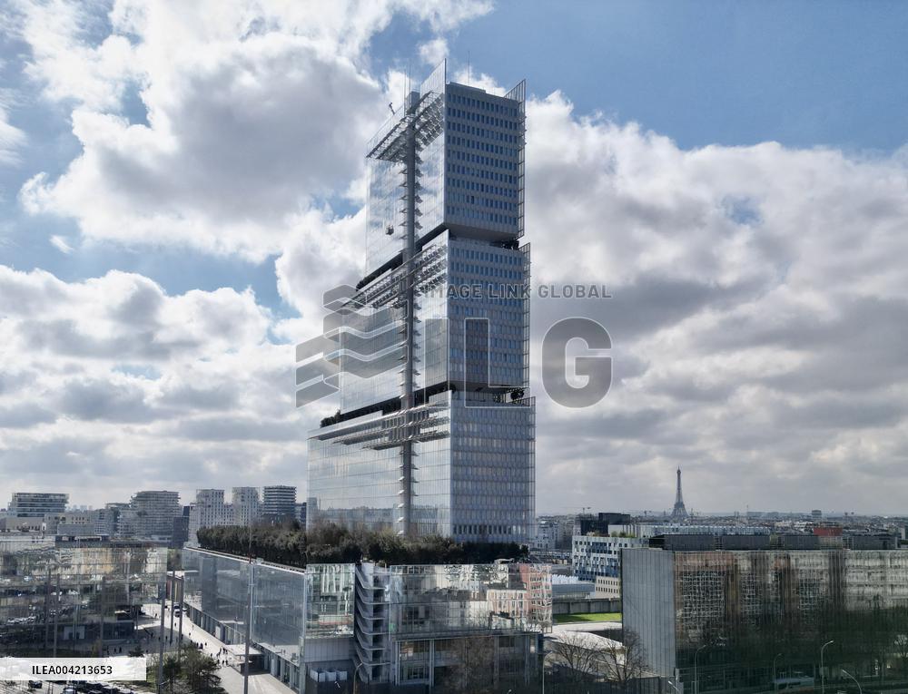 Aerial View of The Paris Courthouse - Paris