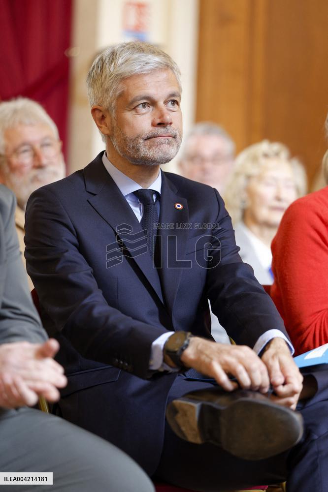 Laurent Wauquiez during a campaign meeting - Compiegne