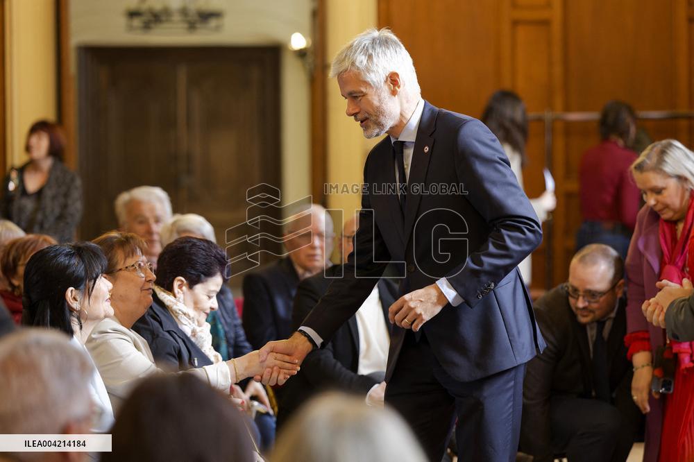 Laurent Wauquiez during a campaign meeting - Compiegne