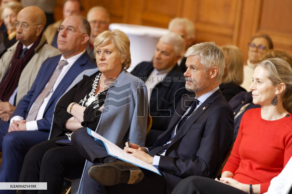Laurent Wauquiez during a campaign meeting - Compiegne