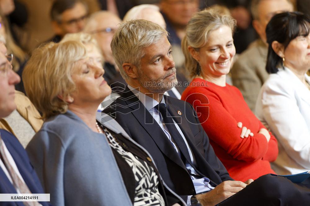 Laurent Wauquiez during a campaign meeting - Compiegne