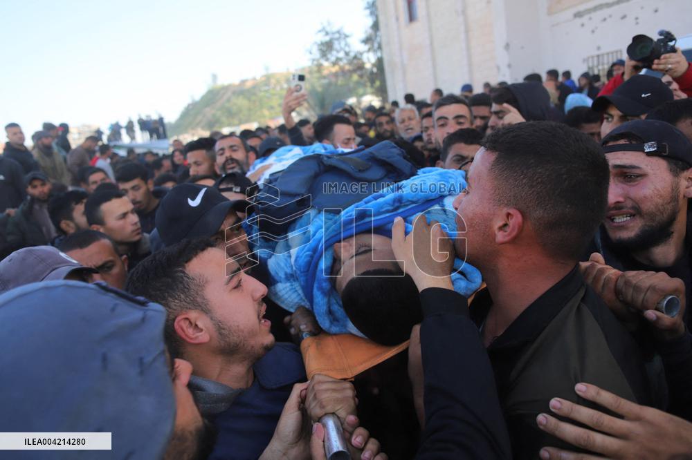 The funeral of Palestinian journalist in Beit Lahia - Gaza