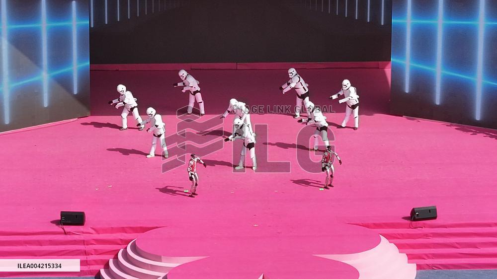 Robot Perform in Xinjiang