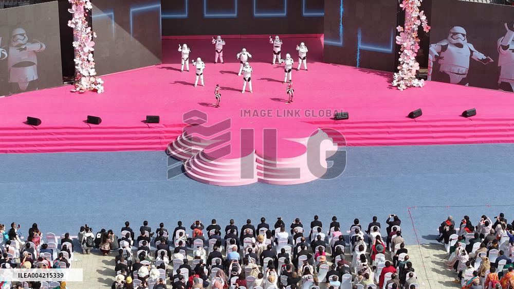 Robot Perform in Xinjiang