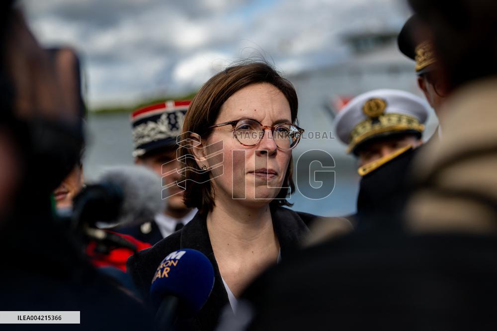 Amelie De Montchalin Visit To The Customs Services - La Seyne Sur Mer