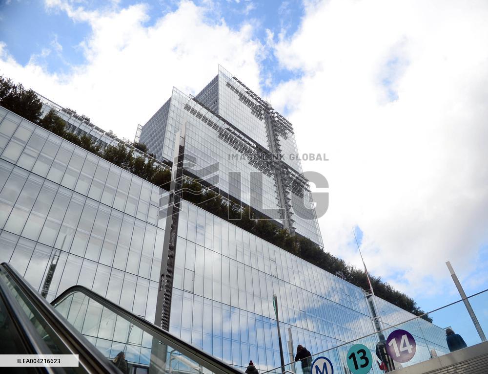 Illustrations of The Paris Judicial Court - Paris