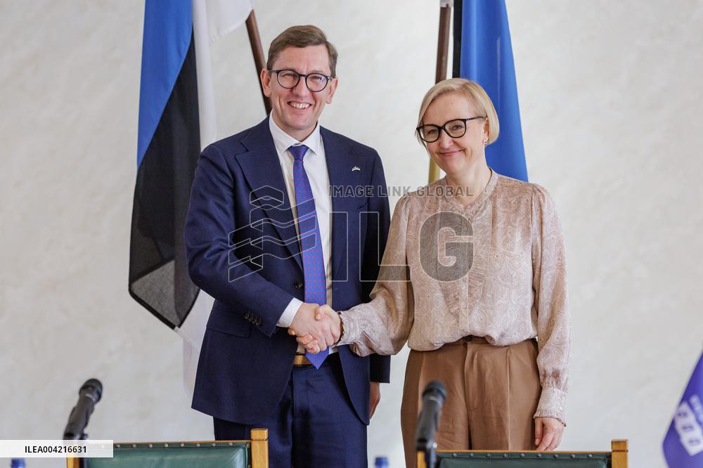 Signing of the new coalition agreement