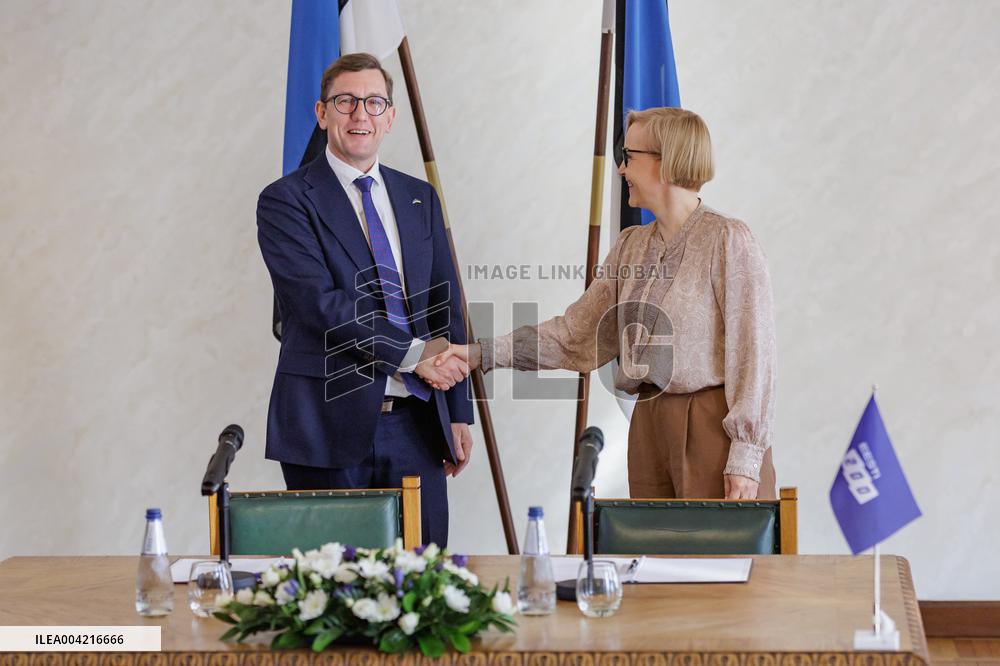 Signing of the new coalition agreement