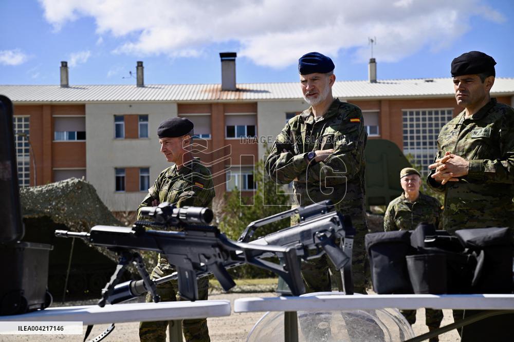 King Felipe Visits The Army's 'Aragon I' Brigade - Spain