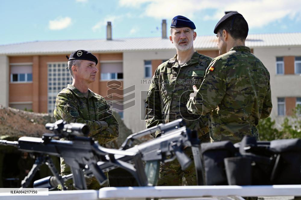 King Felipe Visits The Army's 'Aragon I' Brigade - Spain