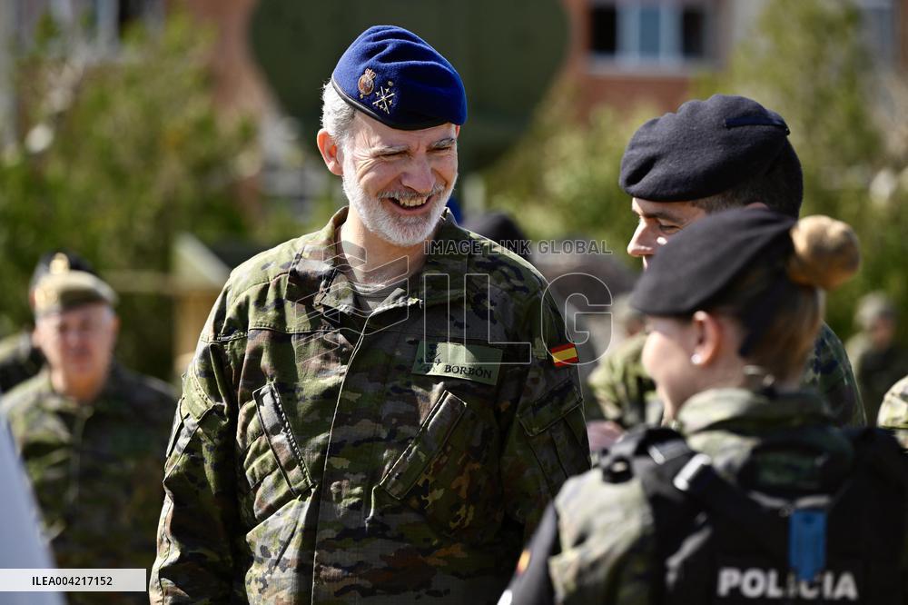 King Felipe Visits The Army's 'Aragon I' Brigade - Spain