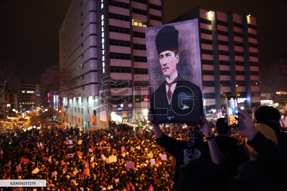 Protests in Ankara over jailing of Istanbul mayor - Turkey