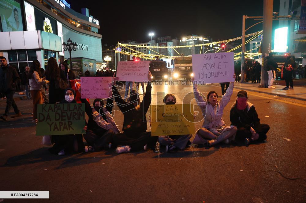 Protests in Ankara over jailing of Istanbul mayor - Turkey
