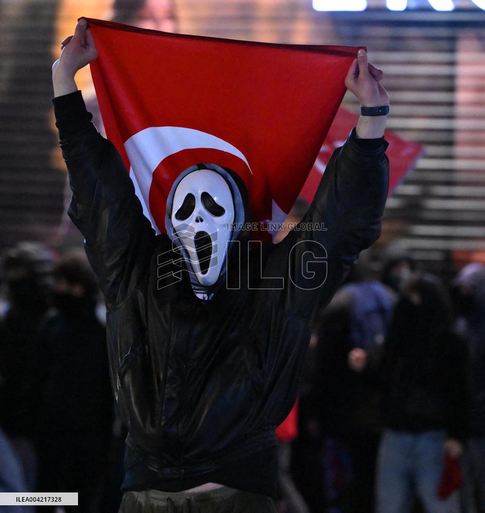 Protests in Ankara over jailing of Istanbul mayor - Turkey