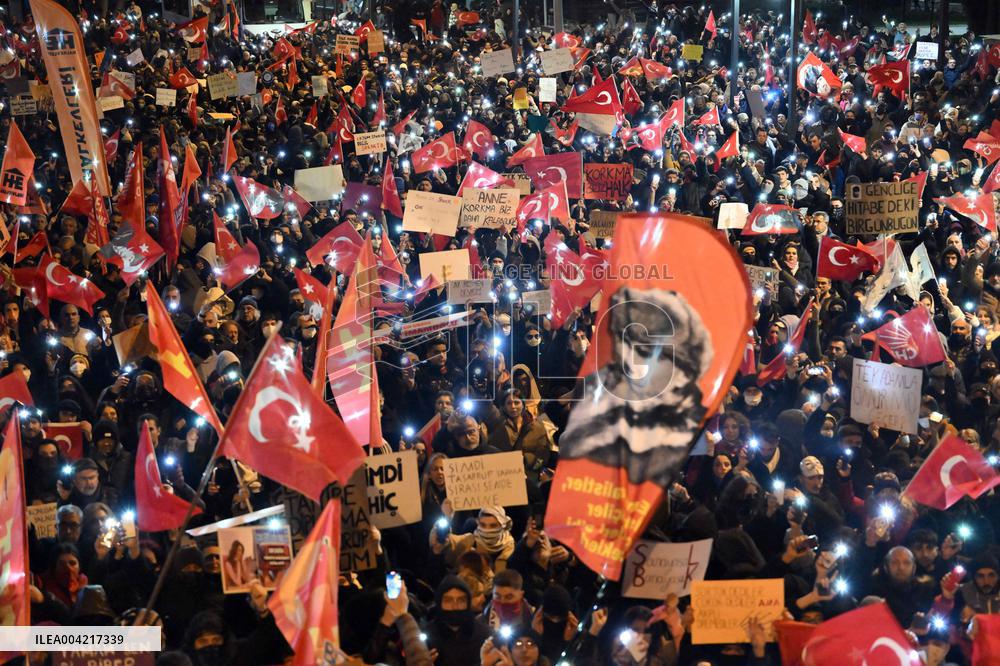 Protests in Ankara over jailing of Istanbul mayor - Turkey