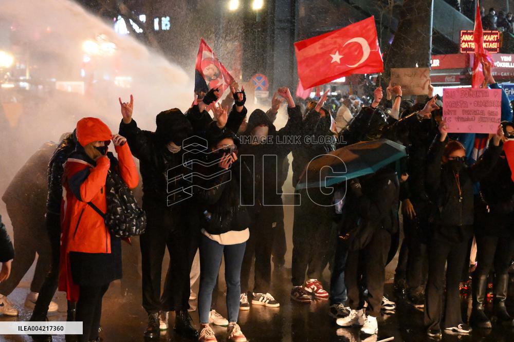 Protests in Ankara over jailing of Istanbul mayor - Turkey
