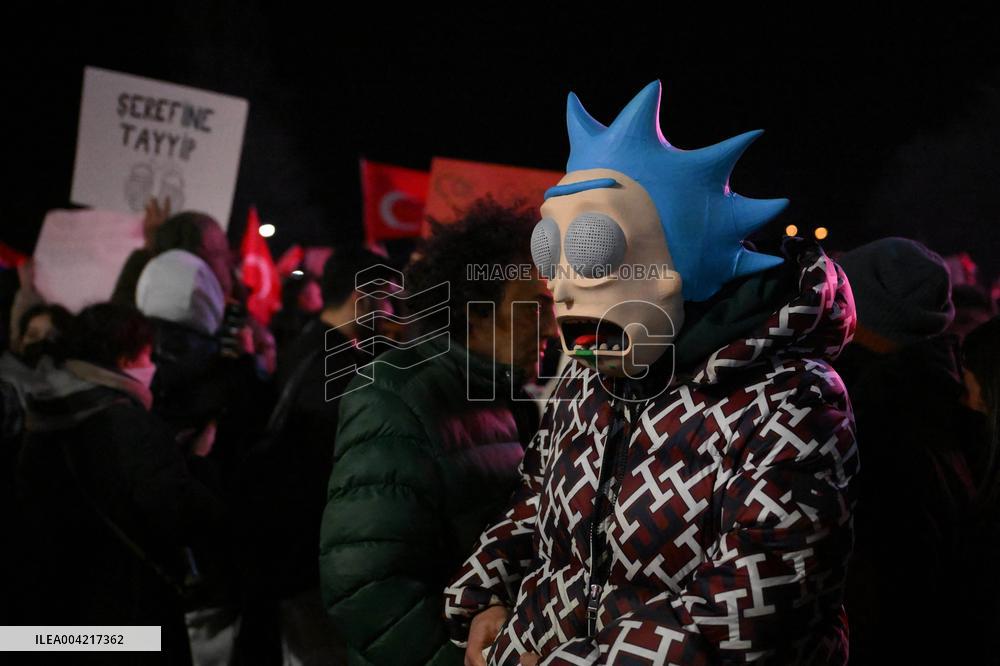 Protests in Ankara over jailing of Istanbul mayor - Turkey