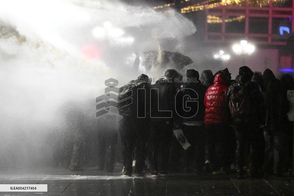 Protests in Ankara over jailing of Istanbul mayor - Turkey