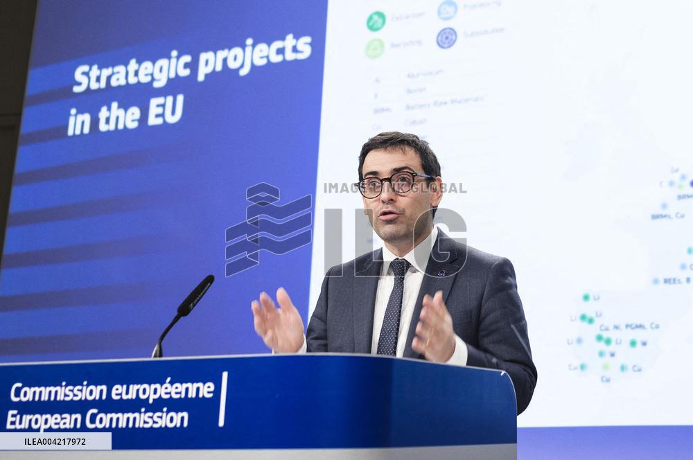 Stephane Sejourne Speaks to The Media - Brussels