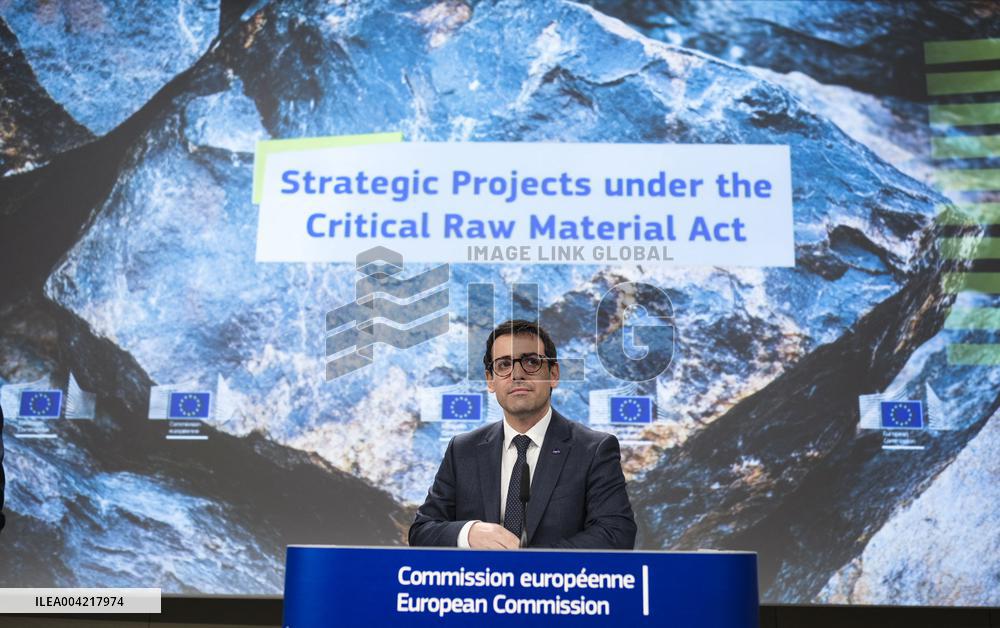 Stephane Sejourne Speaks to The Media - Brussels