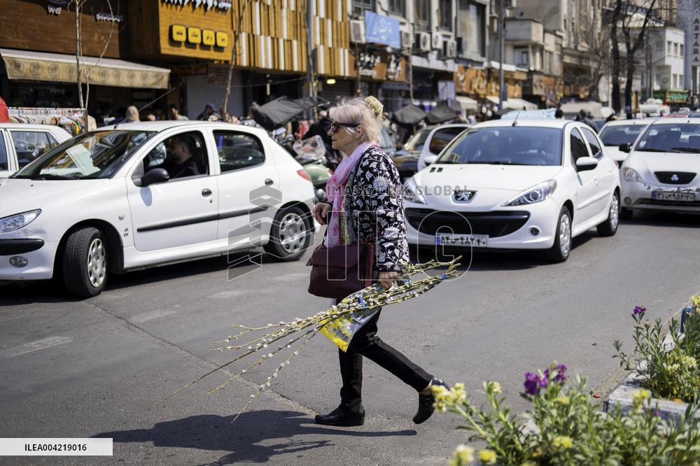 Iranian Women On The Streets Disregarding Compulsory Hijab - Tehran