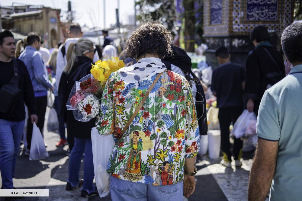 Iranian Women On The Streets Disregarding Compulsory Hijab - Tehran