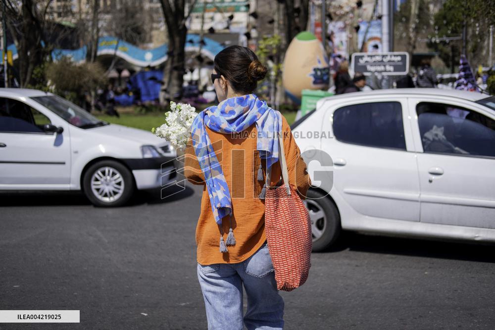Iranian Women On The Streets Disregarding Compulsory Hijab - Tehran