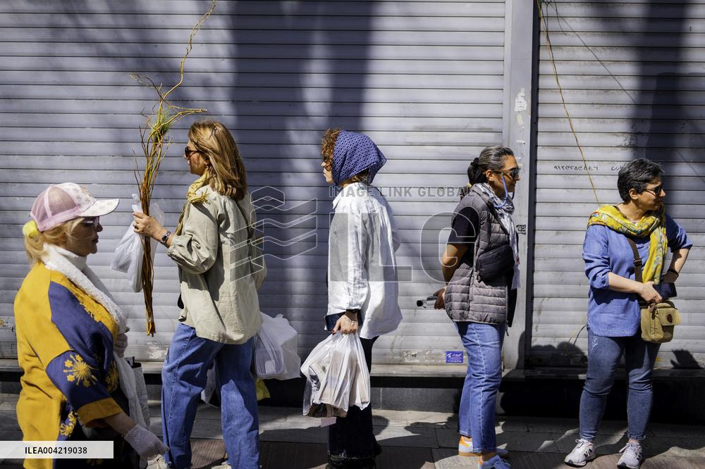 Iranian Women On The Streets Disregarding Compulsory Hijab - Tehran