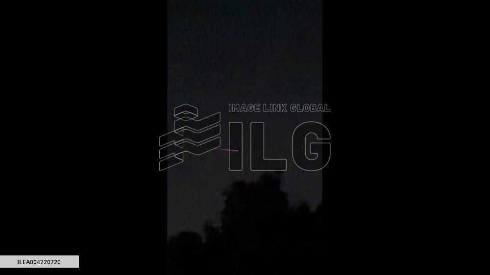 US: Fireball, Possible Space Debris Streaks Over California Sky 3