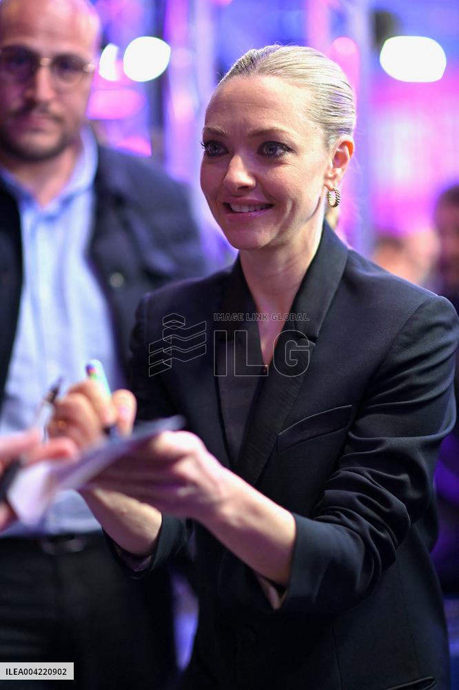 eries Mania - Amanda Seyfried At Long Bright River Screening