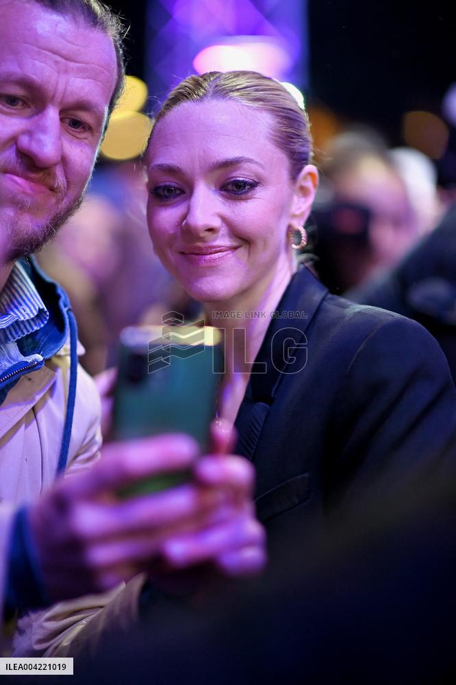 eries Mania - Amanda Seyfried At Long Bright River Screening
