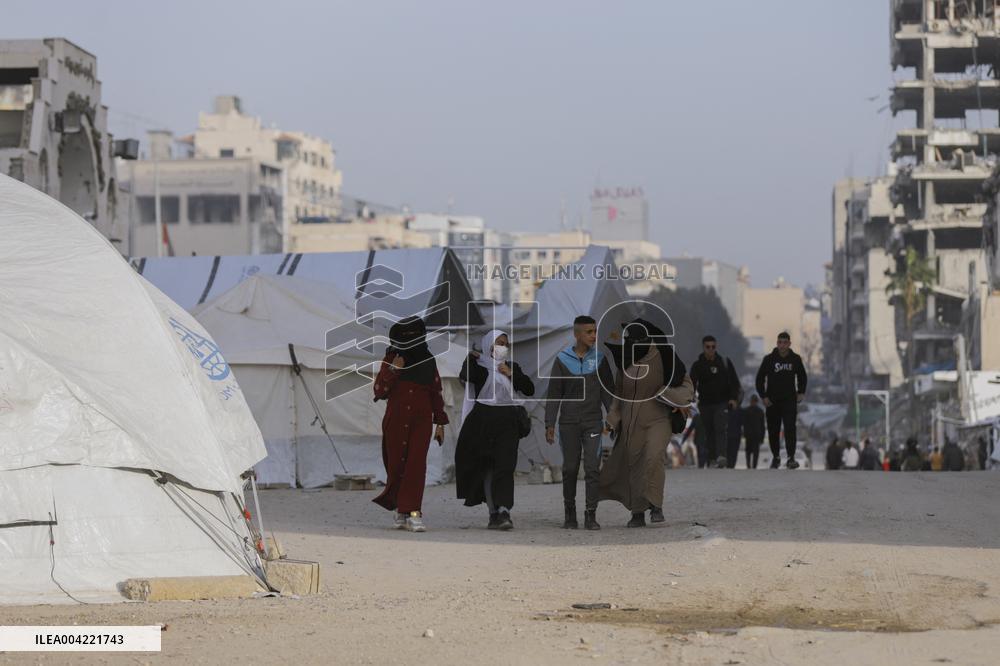 Clashes Escalate in Gaza