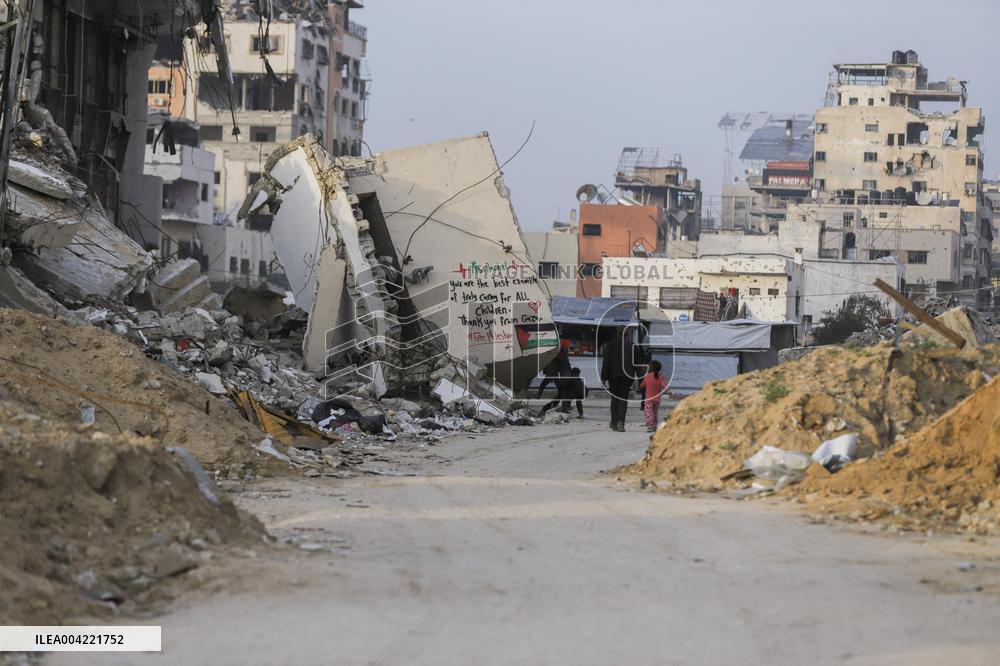 Clashes Escalate in Gaza